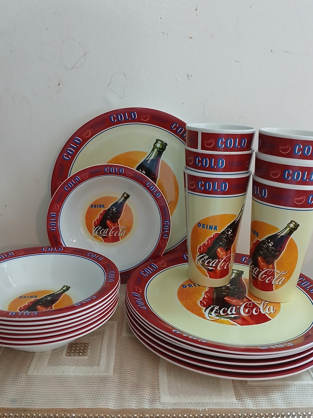 Vintage Set 2002 Coca Cola Gibson Everyday Plastic Tumblers Dinner Plates & Cups